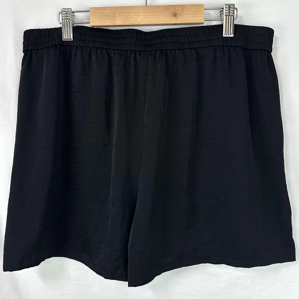 BAREFOOT DREAMS Black Washed Satin PJ Pajama Set Cropped Shirt Shorts Women's L
